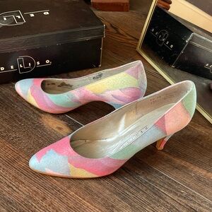 Vintage Deliso‎ Abstract Print Pastel Colored Pumps Size 7.5